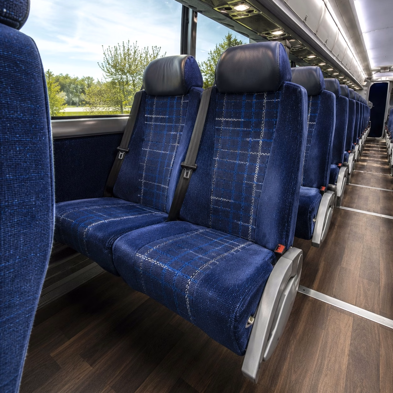 multi day charter bus rentals for clovis groups traveling far